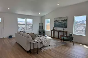 651 NE Mitchell St, Madras, OR 97741 - Photo 7
