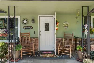 686 Towne Street, Grants Pass, OR 97527 - Photo 3