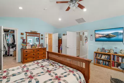686 Towne Street, Grants Pass, OR 97527 - Photo 15