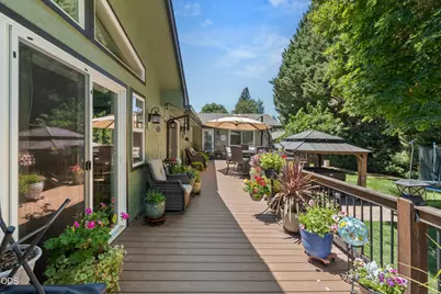 686 Towne Street, Grants Pass, OR 97527 - Photo 29
