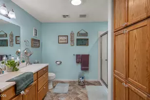 686 Towne St, Grants Pass, OR 97527 - Photo 21