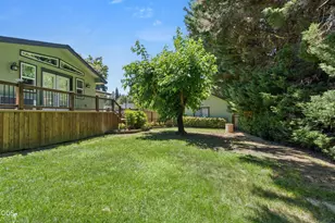 686 Towne St, Grants Pass, OR 97527 - Photo 33