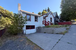 718 Roseway Dr, Klamath Falls, OR 97601 - Photo 3
