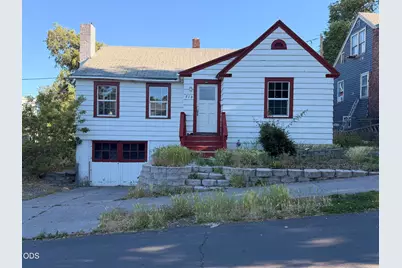 718 Roseway Drive, Klamath Falls, OR 97601 - Photo 1