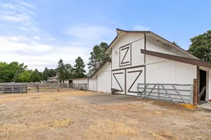 5061 Lower River Rd, Grants Pass, OR 97526 - Photo 5