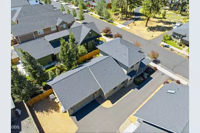 1035 E Horse Back Trail, Sisters, OR 97759 - Photo 53