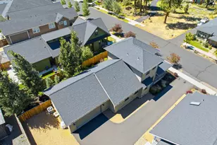 1035 E Horse Back Trail, Sisters, OR 97759 - Photo 53