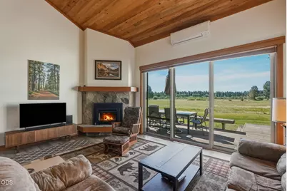 12900 Hawks Beard #Lodge Condo 35/36, Black Butte Ranch, OR 97759 - Photo 7