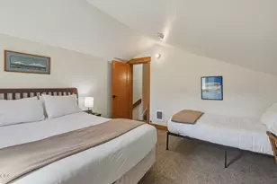 12900 Hawks Beard, Black Butte Ranch, OR 97759 - Photo 19