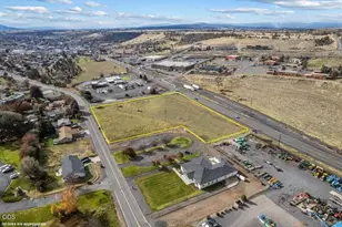 NE Chestnut St, Madras, OR 97741 - Photo 1