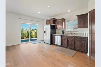 898 SE Strawberry Lane, Madras, OR 97741 - Photo 9
