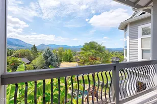 921 NE Beacon Dr, Grants Pass, OR 97526 - Photo 55