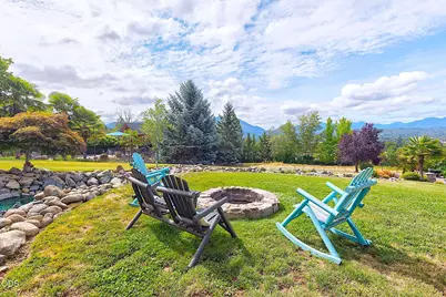 921 NE Beacon Drive, Grants Pass, OR 97526 - Photo 69