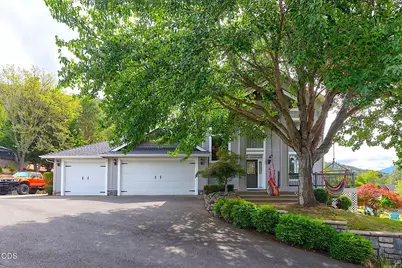 921 NE Beacon Drive, Grants Pass, OR 97526 - Photo 13