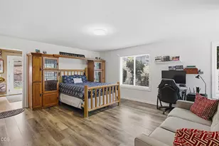 921 NE Beacon Dr, Grants Pass, OR 97526 - Photo 35