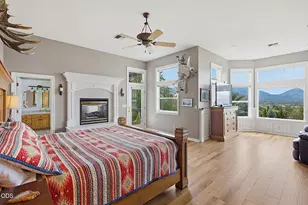 921 NE Beacon Dr, Grants Pass, OR 97526 - Photo 49