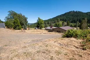1329 Larson Rd, Roseburg, OR 97471 - Photo 49