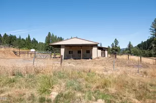 1329 Larson Rd, Roseburg, OR 97471 - Photo 9