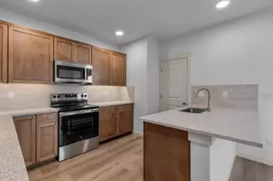 3326 NW 7th St, Redmond, OR 97756 - Photo 9
