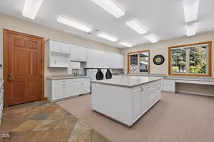 21955 Rickard Rd, Bend, OR 97702 - Photo 27