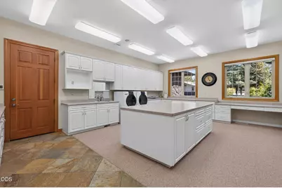 21955 Rickard Road, Bend, OR 97702 - Photo 37