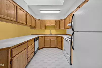 844 SE Stratford Court, Bend, OR 97702 - Photo 11