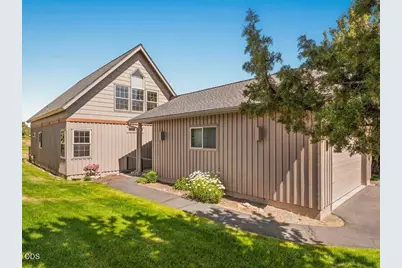 8685 Red Wing Lane, Redmond, OR 97756 - Photo 3