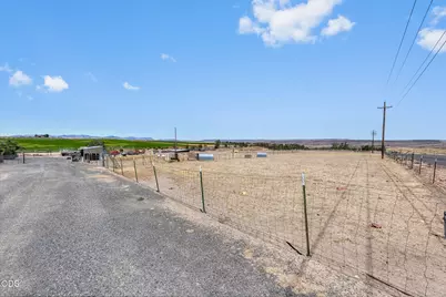 7200 NE Quaale Road, Madras, OR 97741 - Photo 3