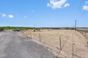 7200 NE Quaale Rd, Madras, OR 97741 - Photo 3