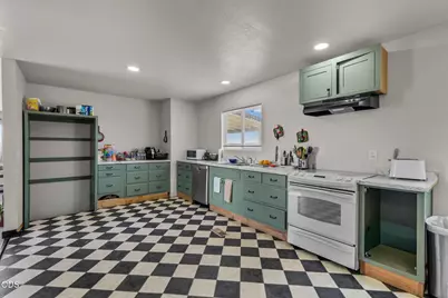 7200 NE Quaale Road, Madras, OR 97741 - Photo 11