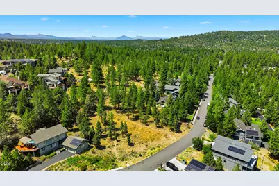 1738 SW Troon Avenue, Bend, OR 97702 - Photo 9