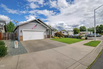 2140 SW Nick Way, Grants Pass, OR 97527 - Photo 35