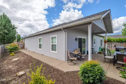 2140 SW Nick Way, Grants Pass, OR 97527 - Photo 33