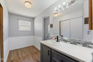 19223 N Poe Valley Rd, Klamath Falls, OR 97603 - Photo 27