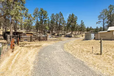19223 N Poe Valley Road, Klamath Falls, OR 97603 - Photo 35