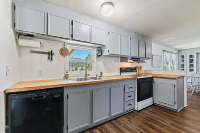 19223 N Poe Valley Road, Klamath Falls, OR 97603 - Photo 13