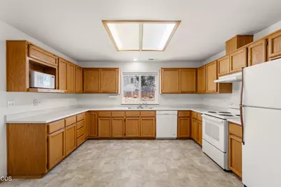 1207 Springbrook Road, Medford, OR 97504 - Photo 9