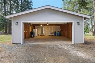 261 Old Booth Ln, Glendale, OR 97442 - Photo 5