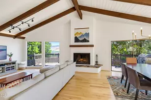 1509 Woodland Dr, Ashland, OR 97520 - Photo 3