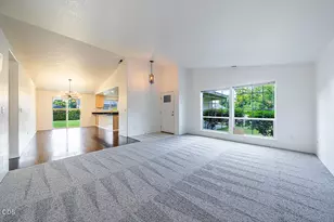 1118 Angela Ct, Central Point, OR 97502 - Photo 3