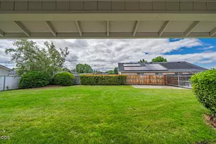 1118 Angela Ct, Central Point, OR 97502 - Photo 7