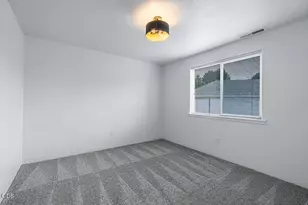 1118 Angela Ct, Central Point, OR 97502 - Photo 11