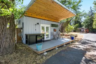 1833 2nd Ave, Gold Hill, OR 97525 - Photo 33