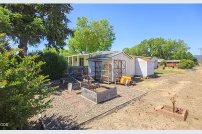 2600 Stearns Way #SPC 1B, Medford, OR 97501 - Photo 25