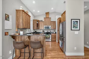 503 Antilles Ln, Medford, OR 97501 - Photo 9