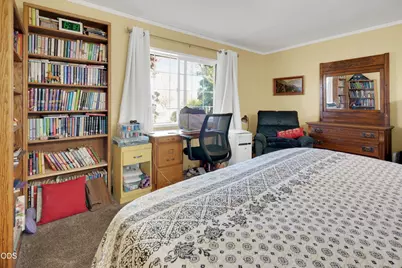 8230 Hill Road, Klamath Falls, OR 97603 - Photo 23