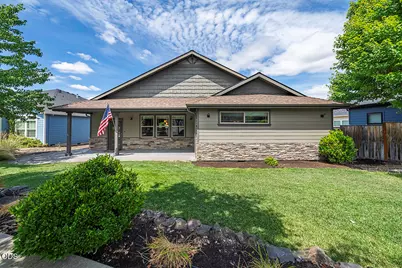 256 Robert Trent Jones Boulevard, Eagle Point, OR 97524 - Photo 1