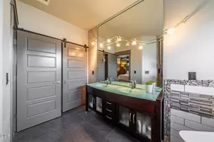 256 Robert Trent Jones Blvd, Eagle Point, OR 97524 - Photo 17