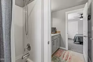 60865 SE Sweet Pea Dr, Bend, OR 97702 - Photo 51