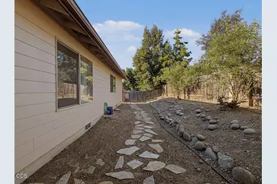 2611 Chantal Avenue, Klamath Falls, OR 97601 - Photo 29